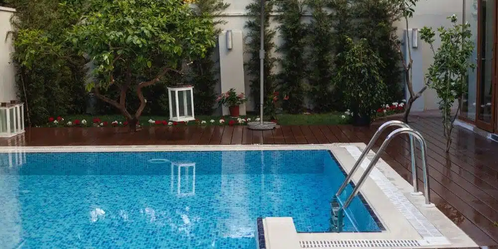 Cómo Acondicionar Tu Piscina Y Instalar Una Placa Solar